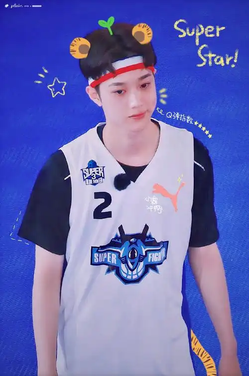 赖冠霖看起来很好骗的亚子啊哈哈哈