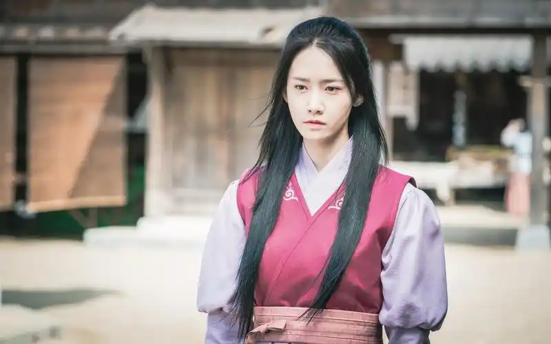 王在相爱林允儿人物剧照高清桌面壁纸