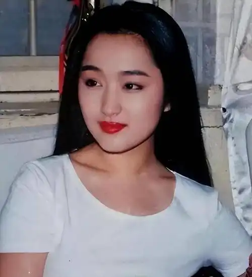 回顾分手26年赖文峰出狱后在老家结婚杨钰莹至今却未婚未育