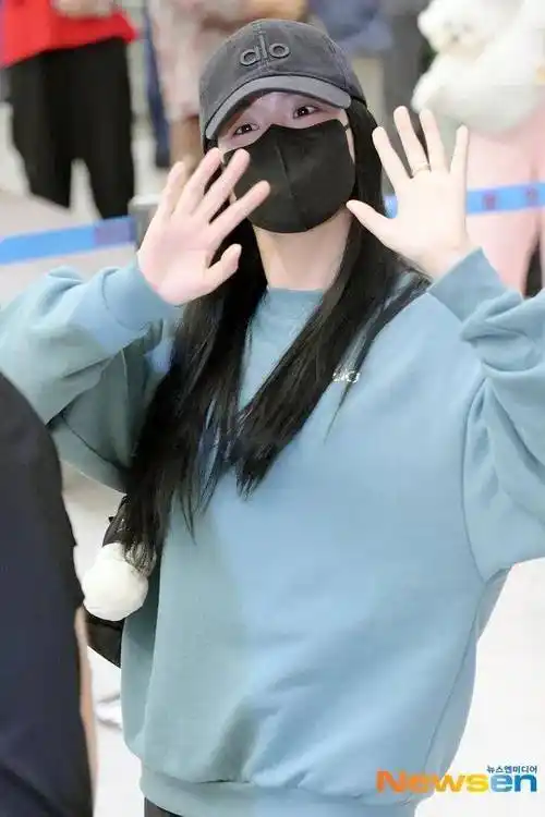 最新金智秀机场照