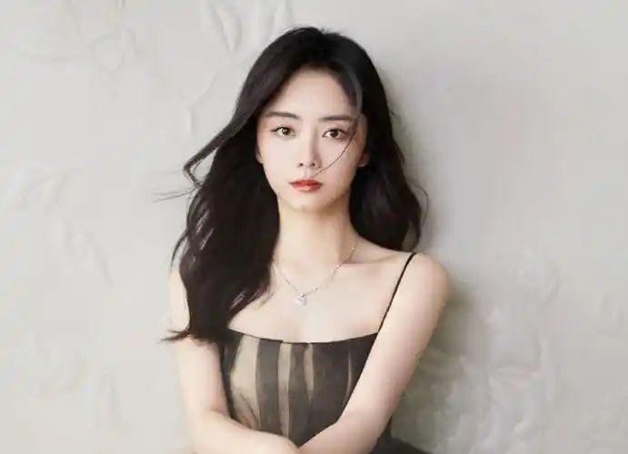 继《向风而行》后,谭松韵又一都市剧即将来袭,再续职场爱情故事_腾讯