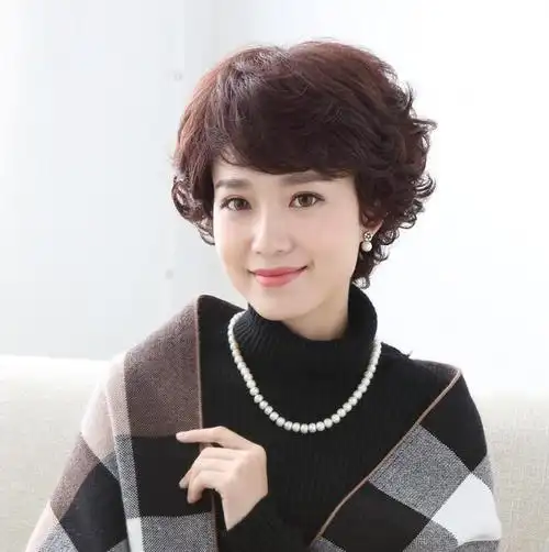 四五十岁的女人别乱剪发,当下超流行这几款发型,脱俗减龄又逼真