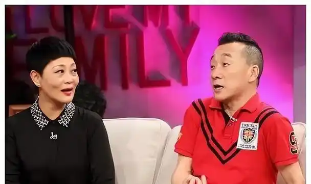 过去,杨蕾也是一位将丈夫置于首位的女性,然而她未曾预料到的是,用