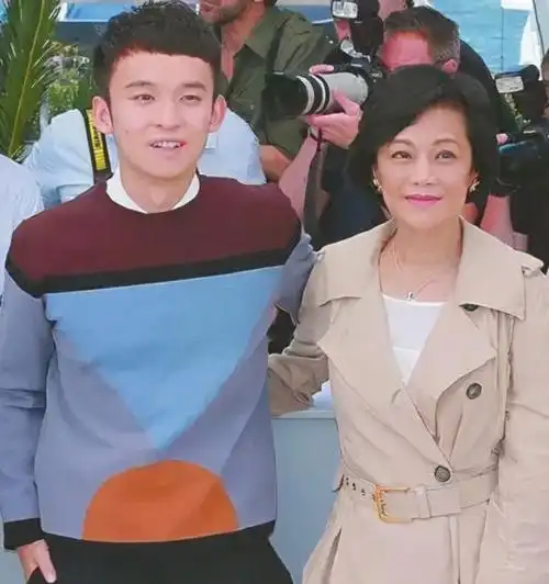 京圈小太子董子健不靠妈妈王京花上位让多少人汗颜