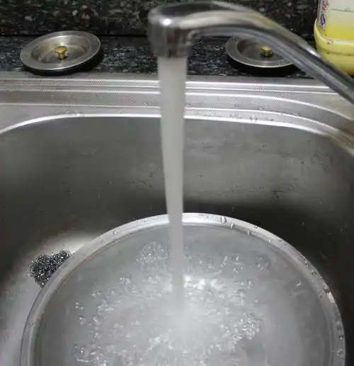 自来水晒多久可以养鱼?养鱼注意事项有哪些?