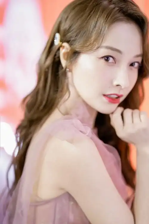 吴昕藕粉色星光纱裙写真图片59