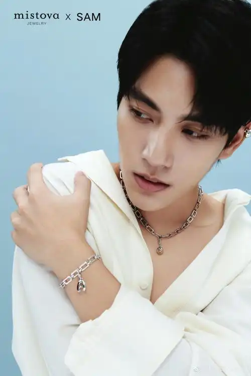 林子闳超话#浪漫与我为lin#很开心与@mistovajewelry一起揭晓我们的