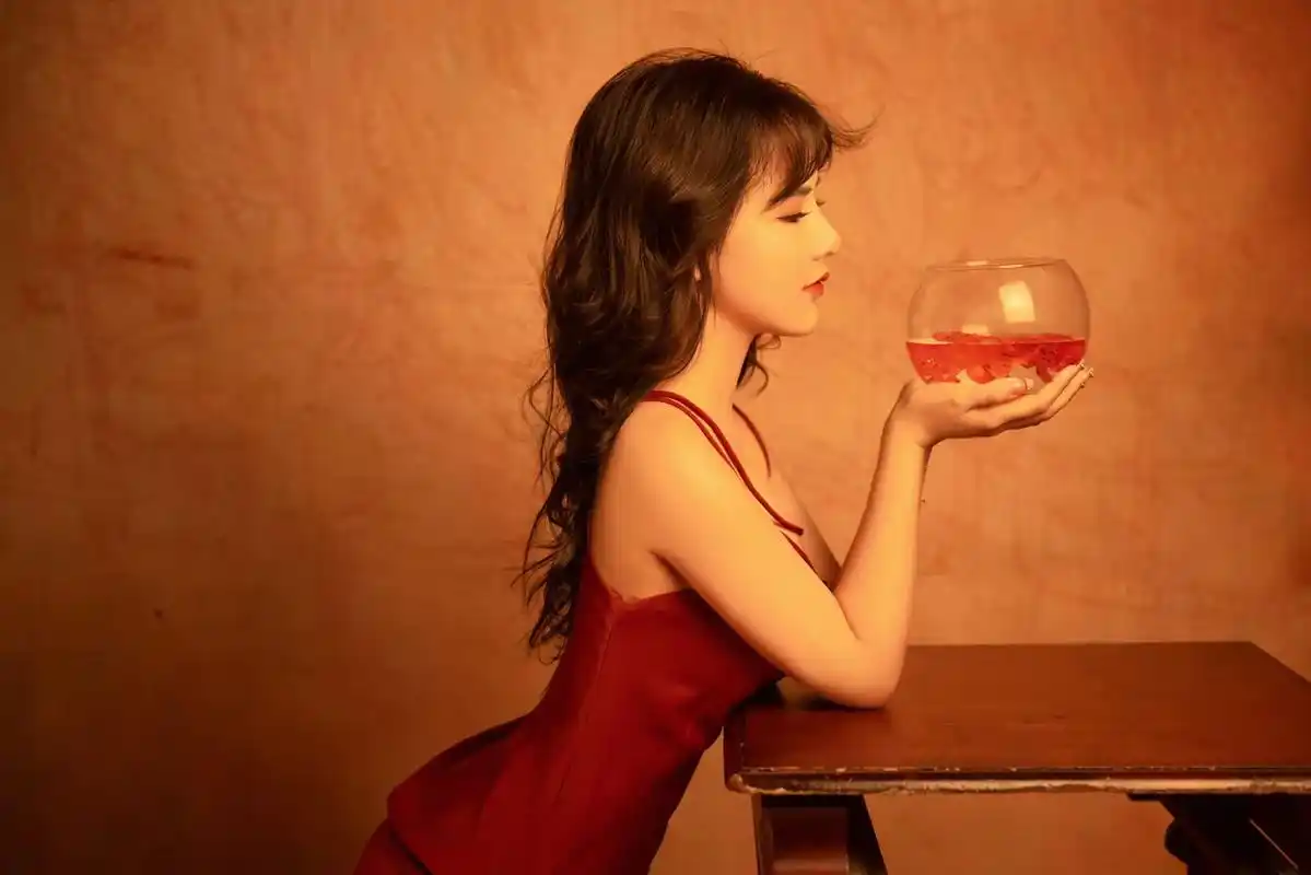 写真情绪片 #港风写真 那就努力做个坏女人吧 - 抖音