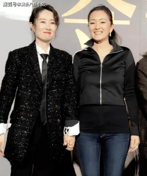 火出圈,37岁与富豪离婚,16岁女儿气质容貌不输她_刘敏涛_丈夫_巩俐