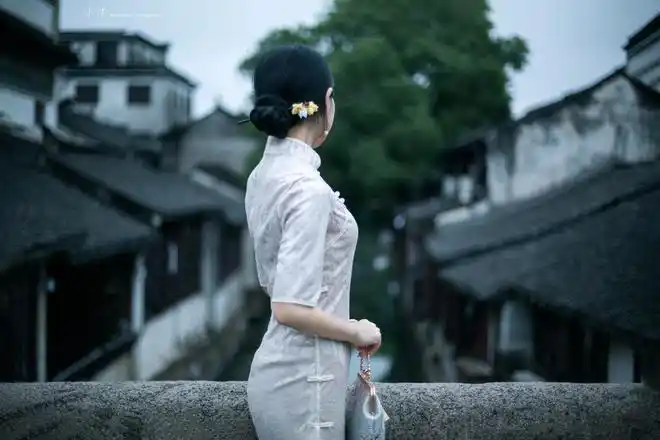 上海小河天青色等烟雨旗袍人像分享