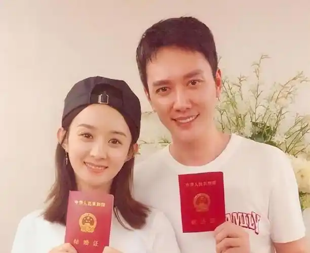 冯绍峰母亲节发文送祝福,文案似有深意,疑隔空喊话赵丽颖引争议