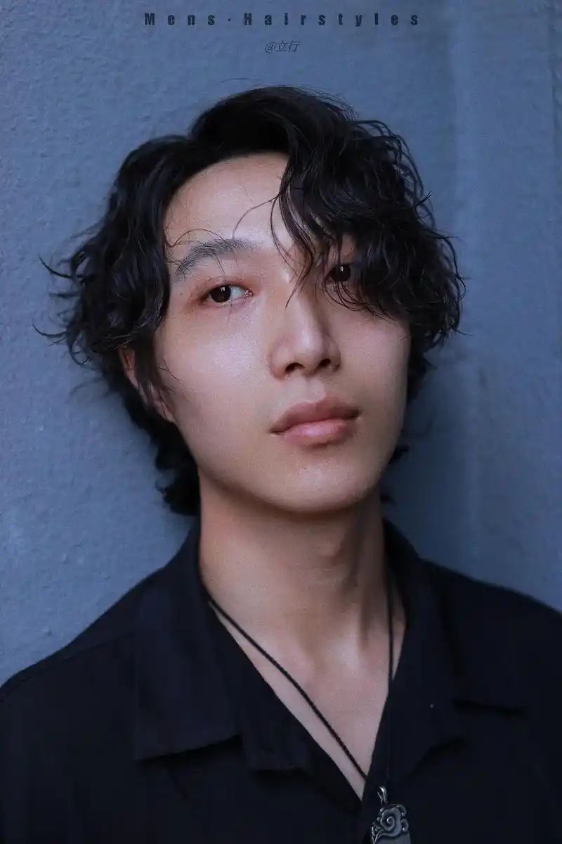 男士发型 #男士烫发 #男士长发卷发 #桂 - 抖音