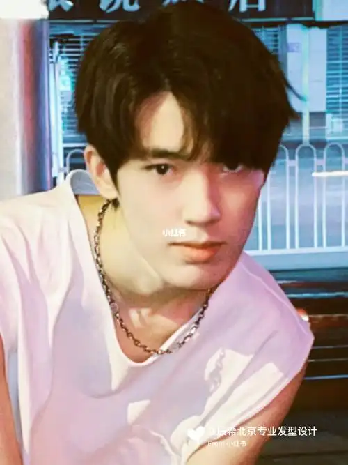 听我说颧骨高男生一定要烫这款丨堪比整容75