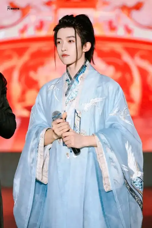 国风大典##刘宇国风美少年##刘宇高马尾汉服造型