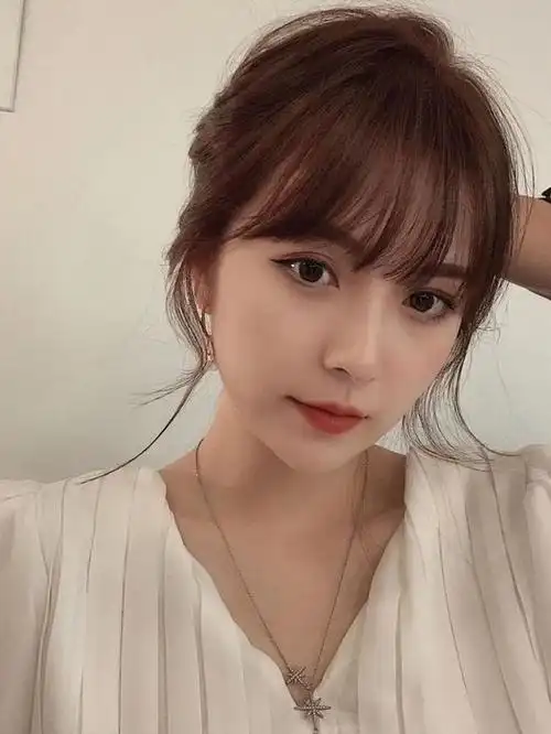 你是什么脸型就选什么刘海今年流行这几款气质显脸小