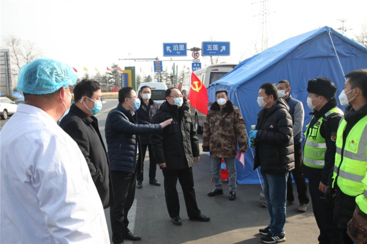 泊里镇党旗引领聚万心同舟共济克时艰