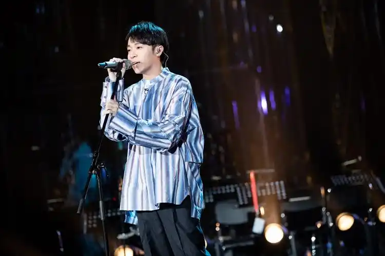 吴青峰《歌手》2019第十期选曲巧思《蜂鸟》打造《歌手》概念专辑