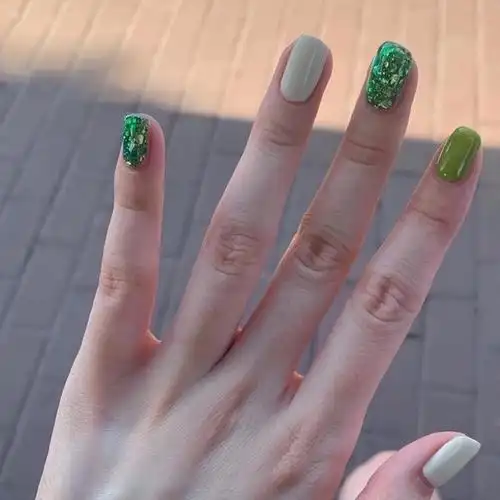 夏天做指甲什么颜色显手白,适合夏天美甲颜色显白(不挑甲型,显白显手