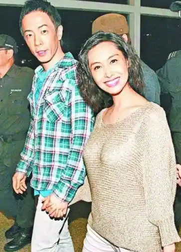 朱茵和黄贯中(资料图)