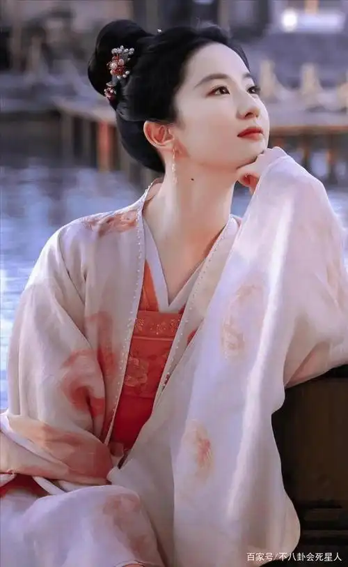 古装剧里的溜肩美人刘亦菲神颜周迅陈红在大明宫词里太美