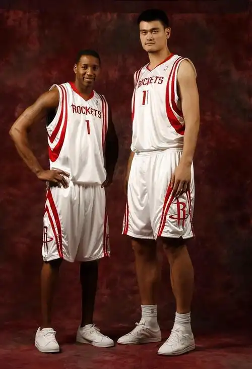 麦迪姚明和我打法冲突他速度太慢为适应他我放弃了得分王