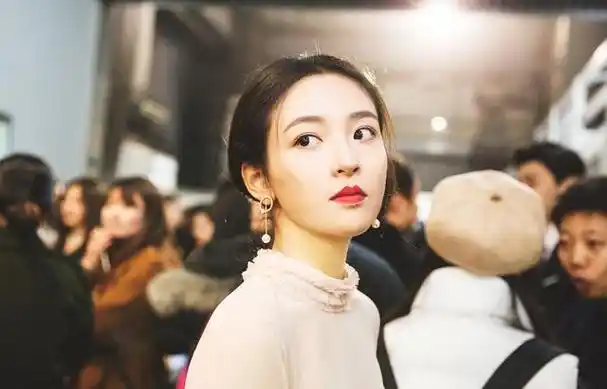 回顾演员吴倩:为了爱情放弃事业,如今婚姻失败成为单身母亲