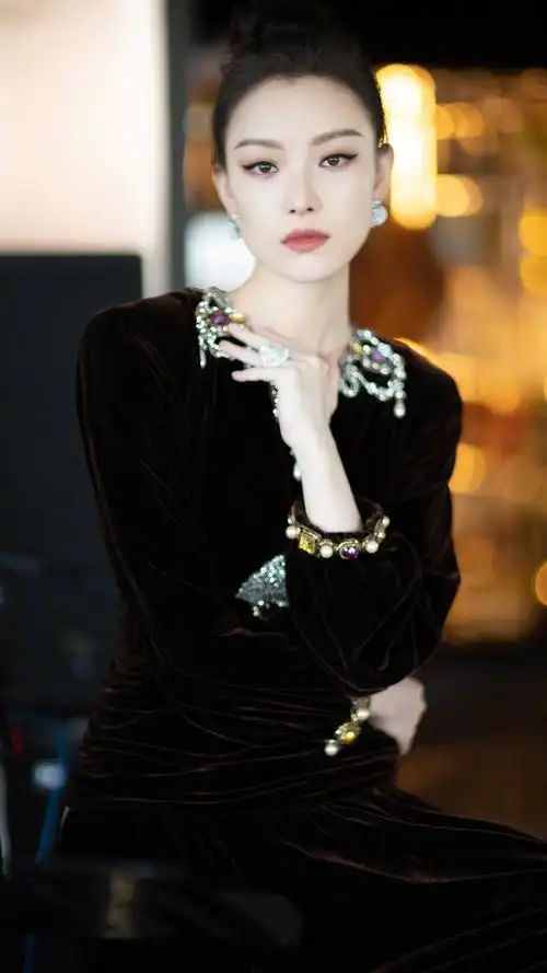 倪妮复古高贵高清手机壁纸