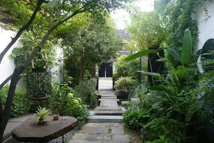 隐于旧时民居里,财神庙旁有间江南小院,叫作"语自在·老杭州".