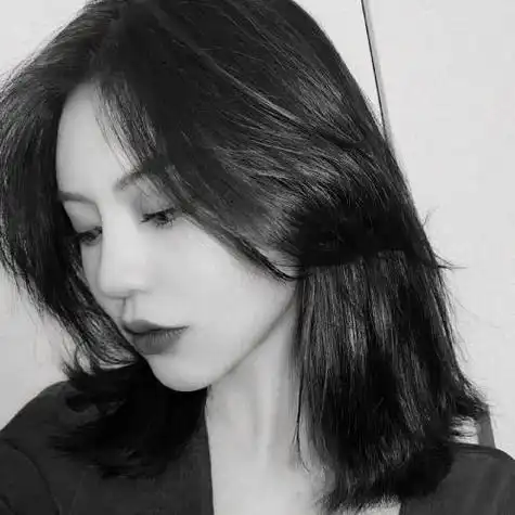 高冷霸气黑色系女生头像甜的很正经人间理想少女