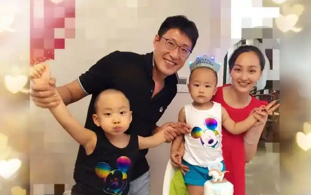 现在的于震也开始尝试从演员转型为导演,所以在事业上他和辛月有了