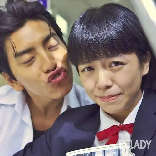 的少女时代》,演绎一个校园拽老大,后来加上那首特别火的歌《小幸运》