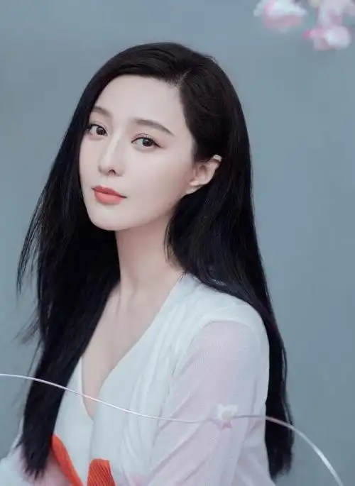 范冰冰近照曝光 皮肤白皙细腻气质优雅如仙女下凡