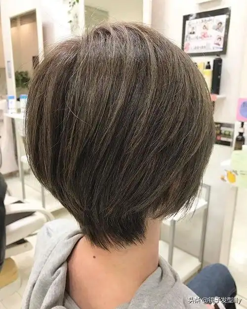 好看不用打理的短发女,不用打理的超短发发型女(最接地气的短发)