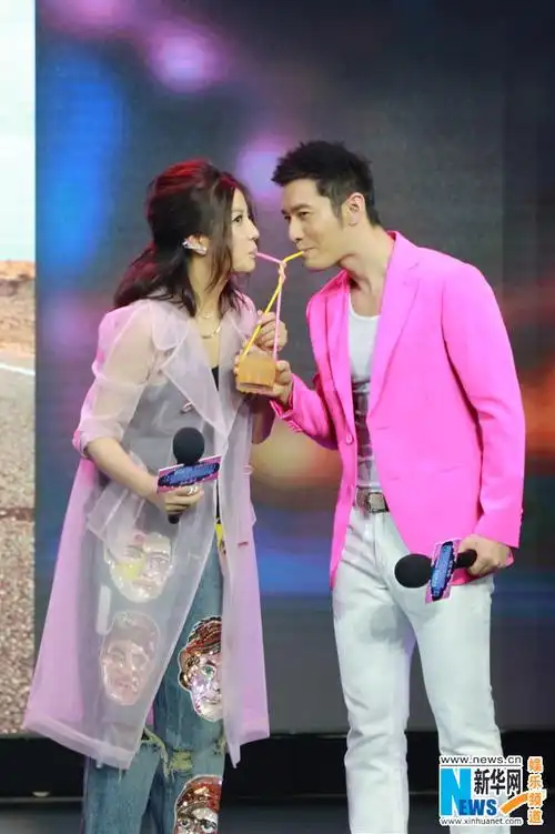 黄晓明赵薇佟大为逗比 首次与"猪"演员对戏