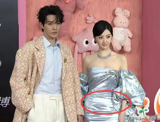 微博红地毯:虞书欣被虐,杨紫,陈都灵穿裙子,金晨嘴歪_穿着_时候_礼服
