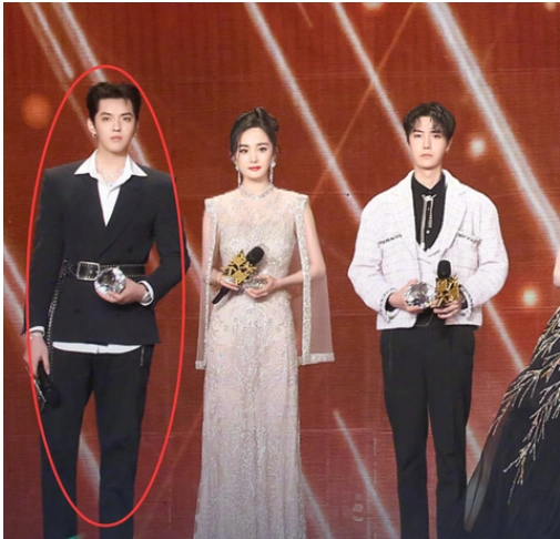 《星光大赏》比去年更绝的大合影,吴亦凡身高太抢镜