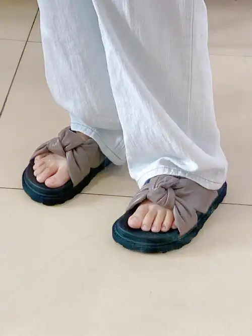 这云朵拖鞋也太可以了吧可酷可甜