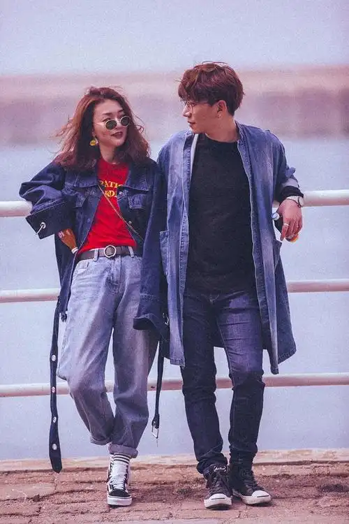 情侣拍照姿势有多简单(20个经典的情侣姿势和拍摄技巧)(9)