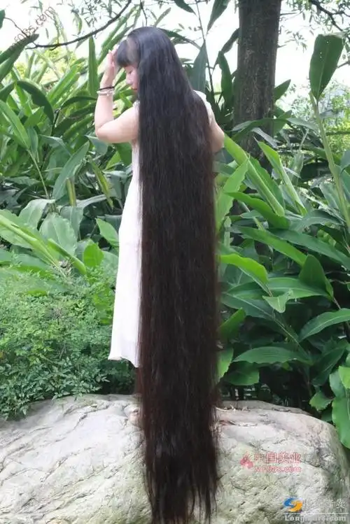 来来往往54号长发展示dvd光盘(下):漂亮长发女梳洗展示超长发(12)