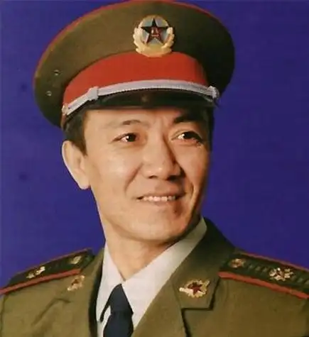 身高1.80米的李幼斌,个人条件和演技都很出众,渐渐迎来了机会.