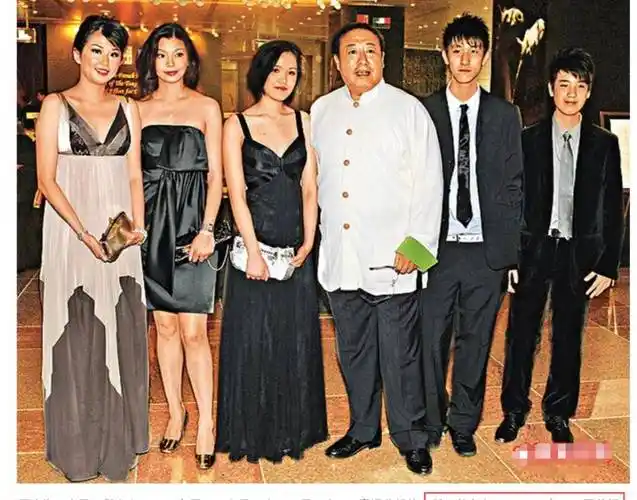 著名花心富二代,两任"小青"为他息影,还让关之琳背上小三说名_马清伟