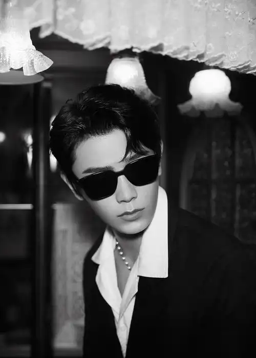 复古摩登墨镜背头丁禹兮工作室出图20210927工作室拍摄视频