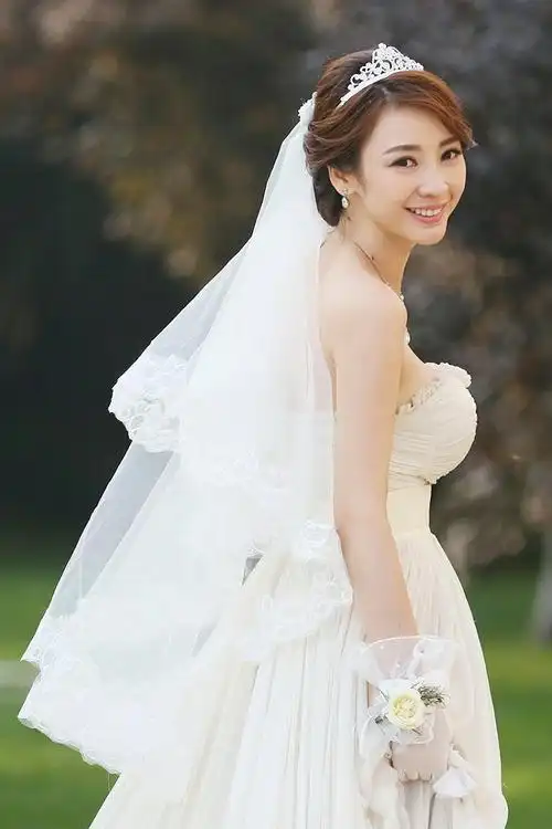 柳岩加盟《白色婚礼》 她穿上白婚纱你们造有多美吗 | 界面 · 财经号