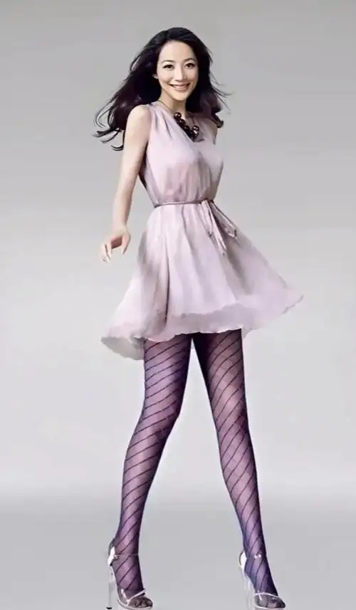 韩雪的黑色丝袜美腿直溜匀称