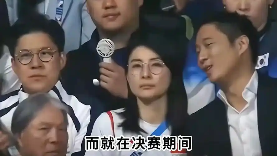 霍启山绅士十足的举动,彰显他有多尊重郭晶晶 #霍启山 #郭晶晶