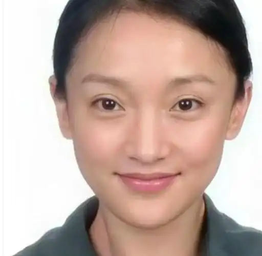 展开10位素颜证件照的女明星对比,有的差距太大,刘亦菲素颜清纯