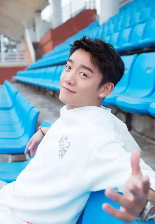 明星中的他拍小能手,郑恺镜头下的昆凌堪比大片:只是随手一拍!