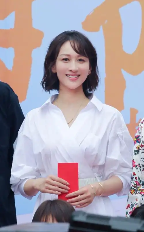 《落花时节》开机 演员练练爱恋成"痴" 佳作不断