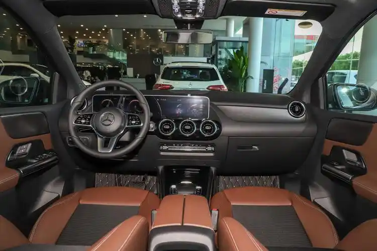 2020款 奔驰b级 b 260 4matic 运动型内饰