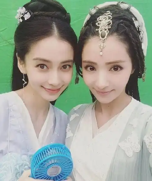 "晒合影只p自己"的明星,范冰冰白的发光,李晨林更新无辜躺枪